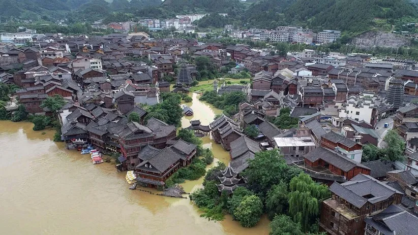 Lũ lụt tồi tệ nhất trong vòng 80 năm ở miền nam Trung Quốc, chuyên gia lo vỡ đập Tam Hiệp