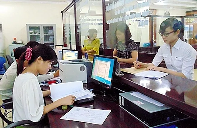 Đẩy mạnh phân cấp quản lý nhà nước theo ngành, lĩnh vực