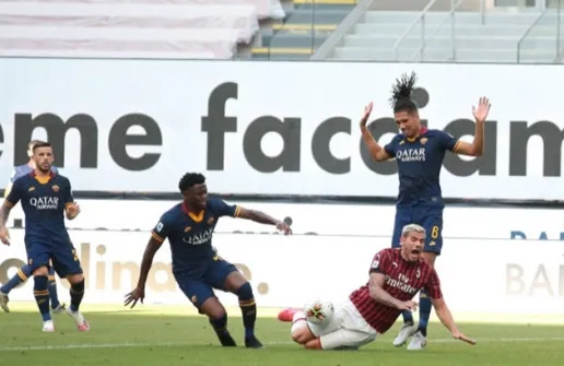 Sao MU mắc lỗi, Roma thua đau AC Milan