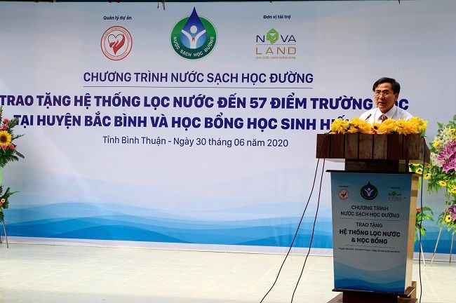 Thật vui khi em đã được uống nước sạch…!