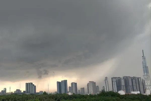 Bước vào tháng 7, dự báo có mưa lớn ở cả 2 miền