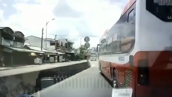 Làm rõ vụ việc xe cứu thương bị xe khách cố tình không nhường đường