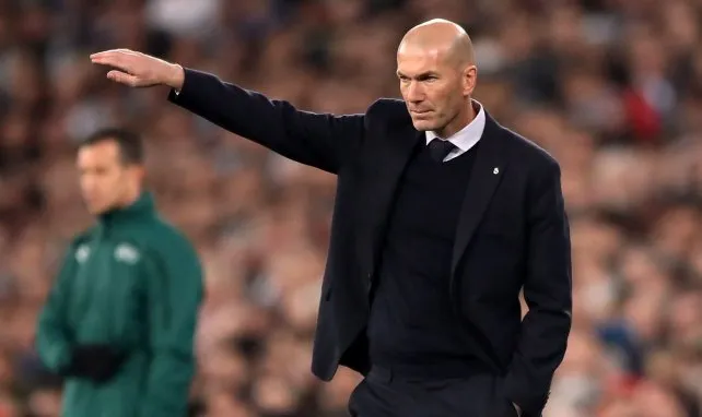 HLV Zidane báo tin buồn về kế hoạch mua sắm của Real Madrid