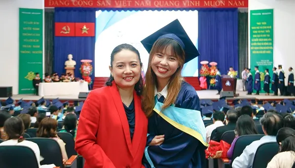 Săn học bổng đi 3 nước trong 4 năm đại học