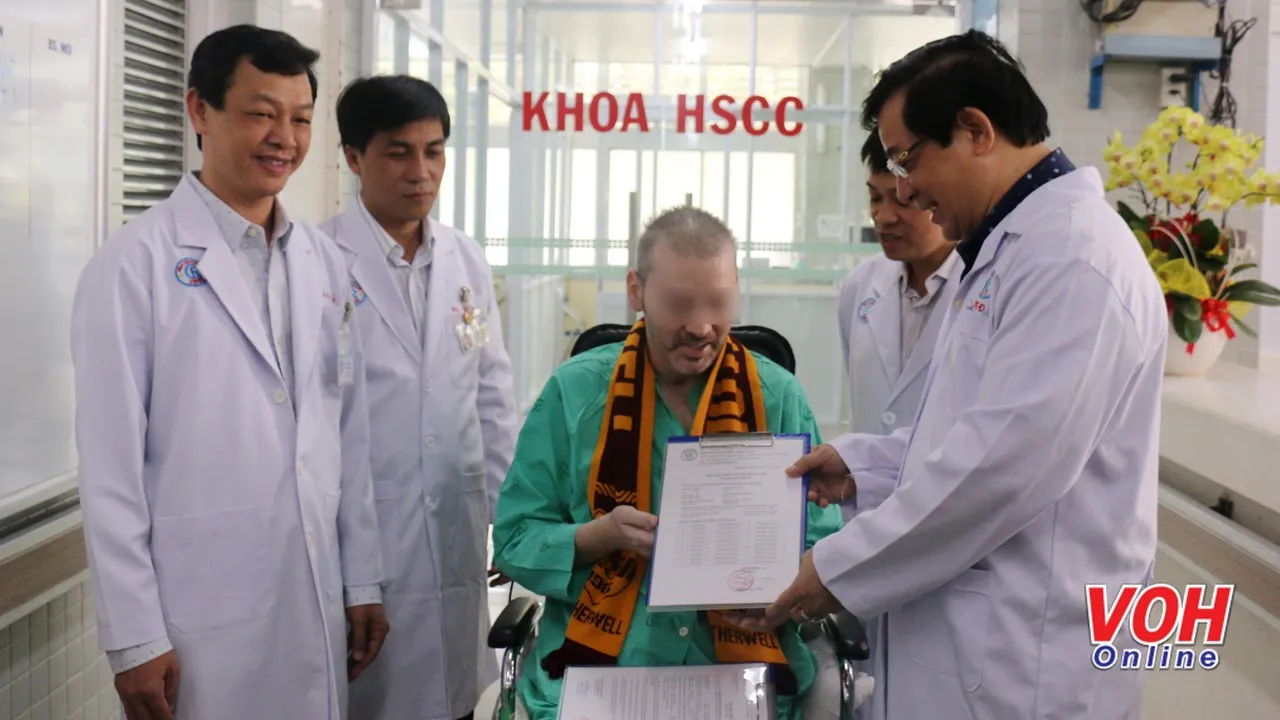Bệnh nhân 91 - nam phi công người Anh chính thức xuất viện sau 115 ngày điều trị