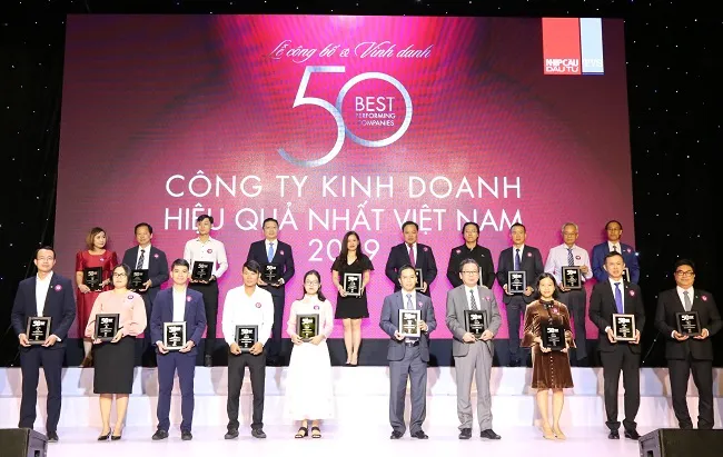 HDBank tiếp tục vào top những công ty kinh doanh hiệu quả nhất Việt Nam