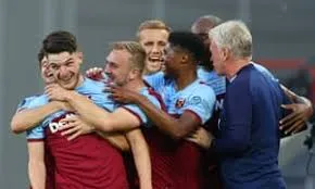 Kết quả Ngoại hạng Anh ngày 18/7: West Ham rộng cửa trụ hạng - Watford đối diện nguy hiểm