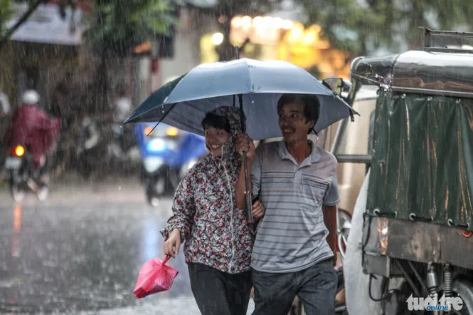 Dự báo thời tiết hôm nay 20/7: Bắc Bộ mưa rào và dông, Trung Bộ tiếp tục nắng nóng