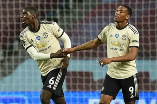 Solskjaer tiết lộ lý do Pogba và Martial dự bị trước Chelsea