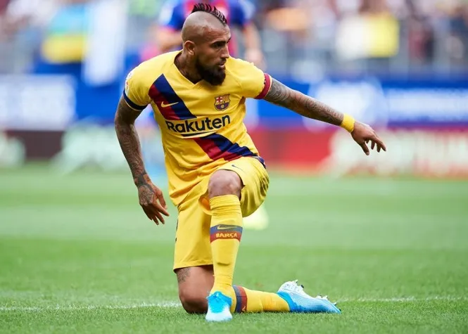 Arturo Vidal không vô địch lần đầu sau 9 năm