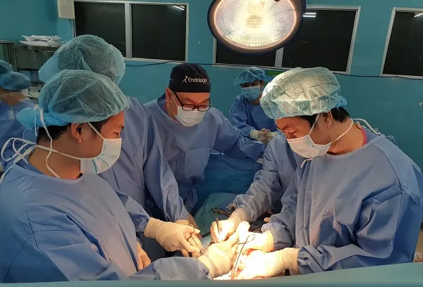 Cấp cứu kịp thời 3 bệnh nhân thủng động mạch chủ do lao
