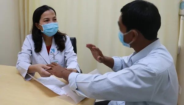 Viêm cột sống dính khớp cần kịp thời can thiệp ở giai đoạn “vàng”