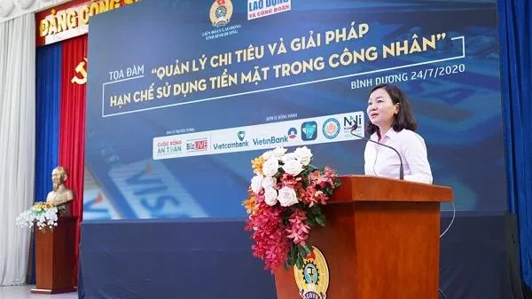 Công nhân quản lý chi tiêu như thế nào để không bị mất kiểm soát, dính bẫy tín dụng?