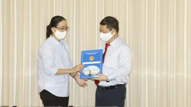 Chủ tịch UBND quận Tân Phú nghỉ hưu trước tuổi từ ngày 1/8/2020