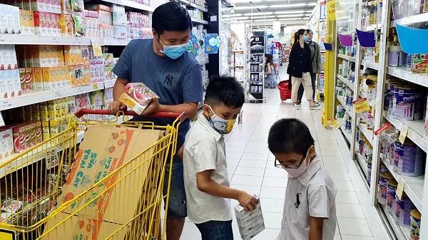 Ngày đầu xử phạt không đeo khẩu trang nơi công cộng: Nơi nhắc nhở, nơi xử phạt