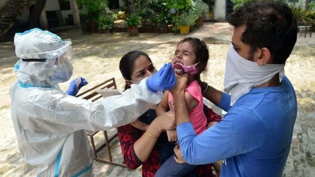 Số ca nhiễm Covid-19 ở Ấn Độ tăng mạnh, vượt mốc 2 triệu ca