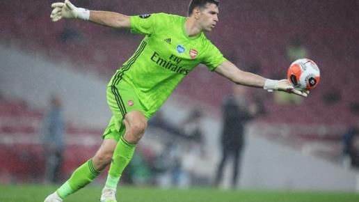 Thủ môn Emiliano Martinez dọa rời Arsenal
