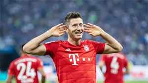 Lập cú đúp vào lưới Chelsea, Lewandowski áp sát kỷ lục cúp C1 của Ronaldo