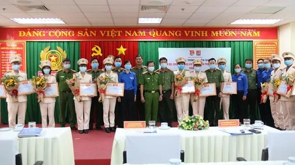 Tuyên dương 53 gương điển hình “Cán bộ, chiến sĩ công an nhân dân trẻ, giỏi, tiêu biểu” năm 2020