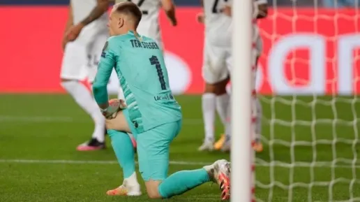 Thủ môn Ter Stegen báo tin buồn cho Barca