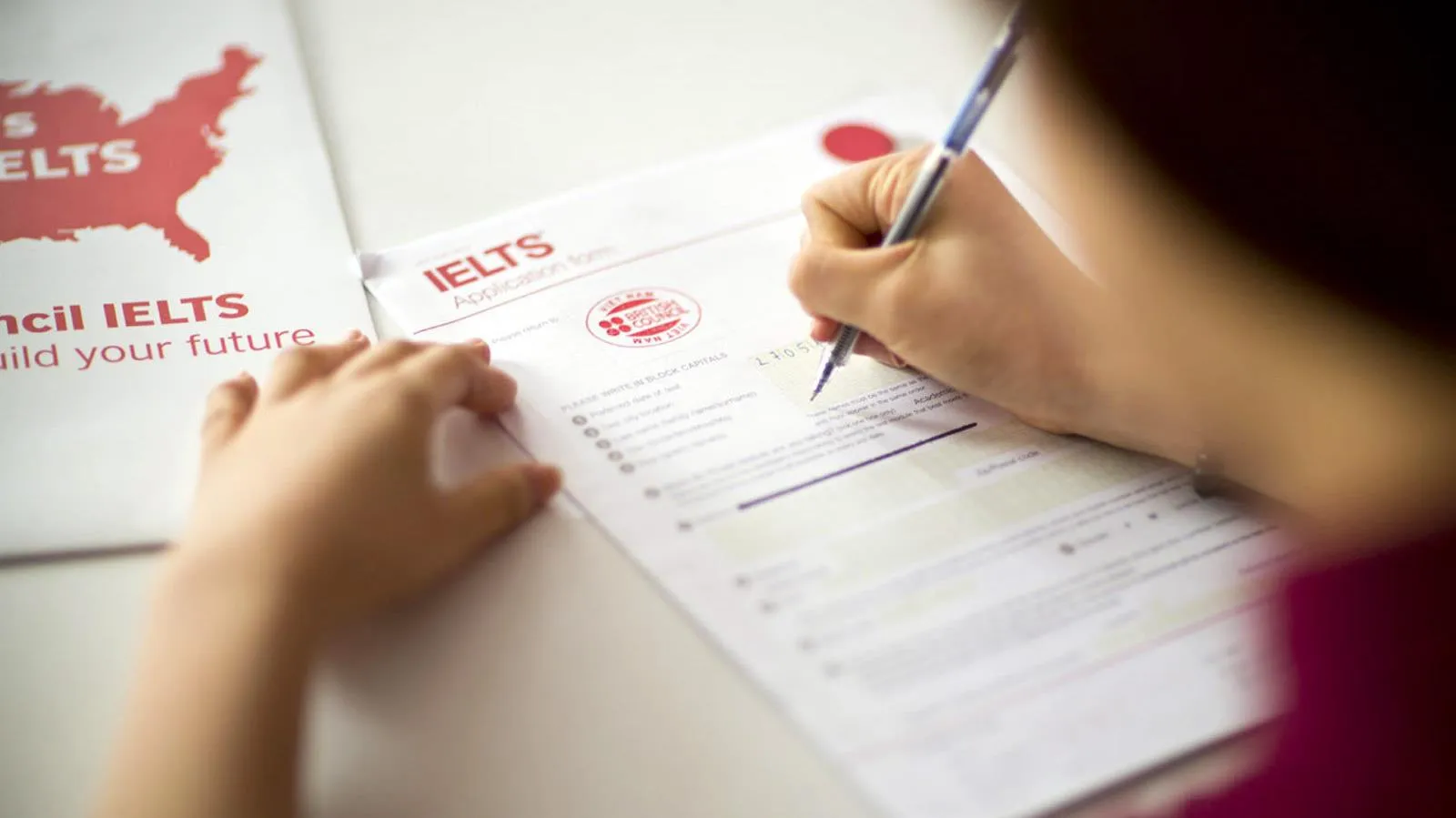 Thi IELTS trên giấy hay trên máy tính?