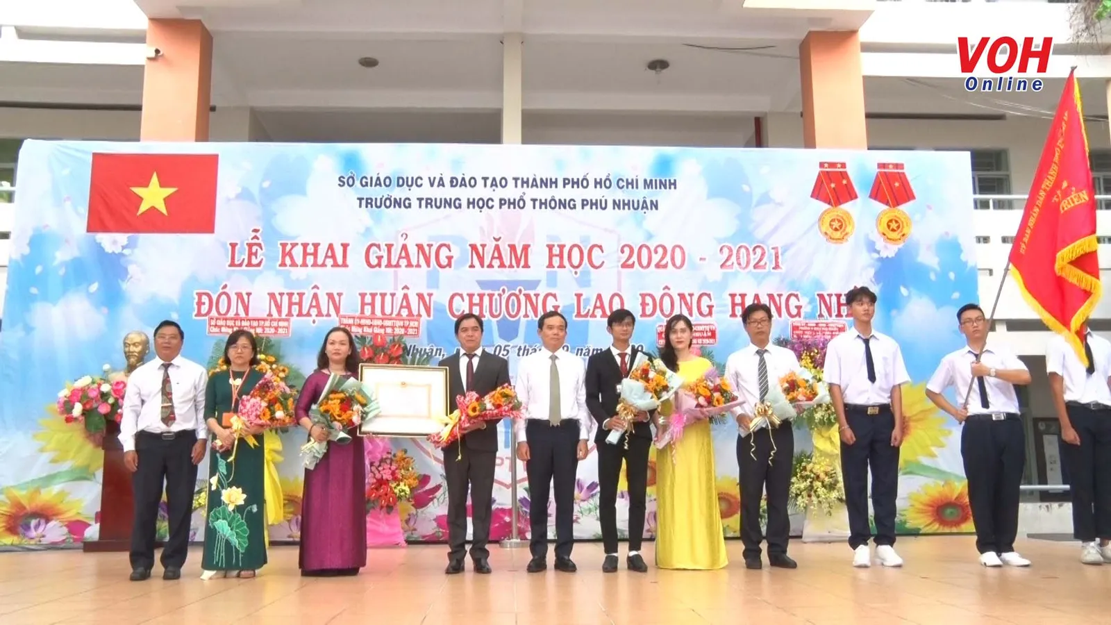 Hơn 1,7 triệu học sinh TPHCM tưng bừng khai giảng năm học mới