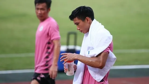 Văn Hậu dính vận đen chấn thương, nghỉ hết mùa giải 2020