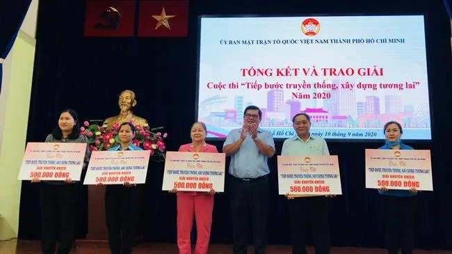 Trao giải cuộc thi Tiếp bước truyền thống, xây dựng tương lai 