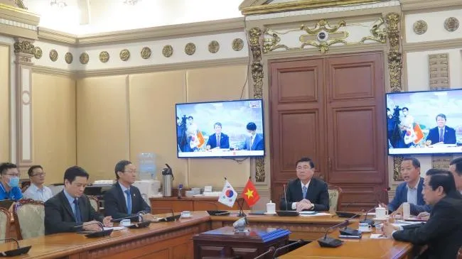 TPHCM tạo điều kiện thuận lợi cho doanh nghiệp Busan nhập cảnh vào Thành phố
