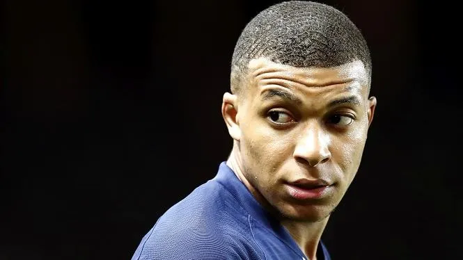 Mbappe báo tin vui cho các đại gia