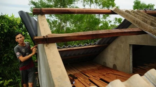 Một người chết, hai người bị thương sau khi bão số 5 đi vào đất liền