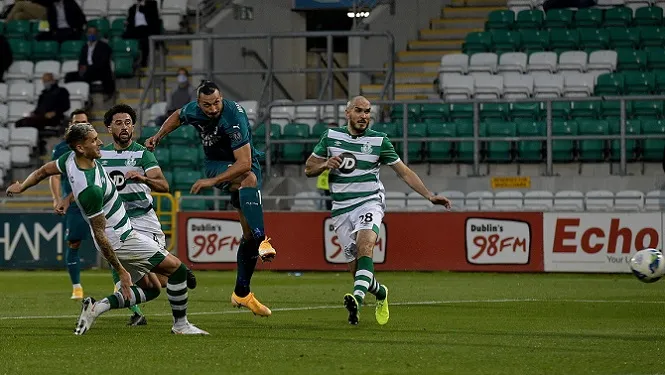 Zlatan Ibrahimovic ghi bàn trở lại ở cúp châu Âu