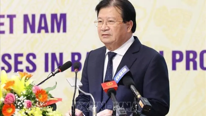 Phó Thủ tướng Trịnh Đình Dũng dự lễ ký kết chương trình hỗ trợ doanh nghiệp