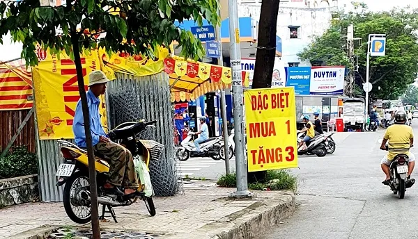 Giá cả thị trường hôm nay 25/9/2020: Đến hẹn, bánh trung thu mua một cái được một hộp