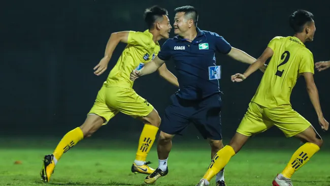 Văn Quyến cùng U17 SLNA giành vé vào chung kết giải U17 quốc gia