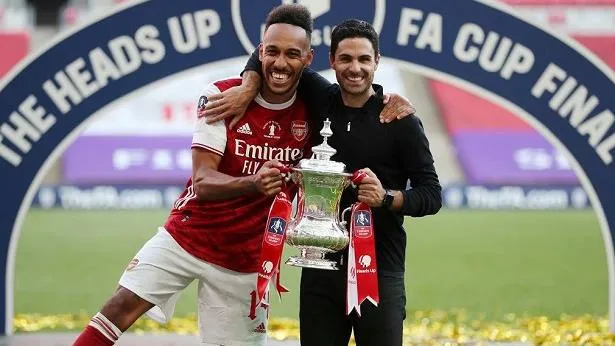 Aubameyang tiết lộ lý do ở lại Arsenal