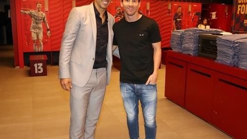 Messi nói gì khi Suarez rời Barca?