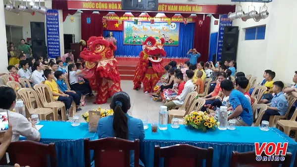 Ấm áp “Đêm hội trăng rằm” cho con công nhân lao động trên địa bàn Quận 6