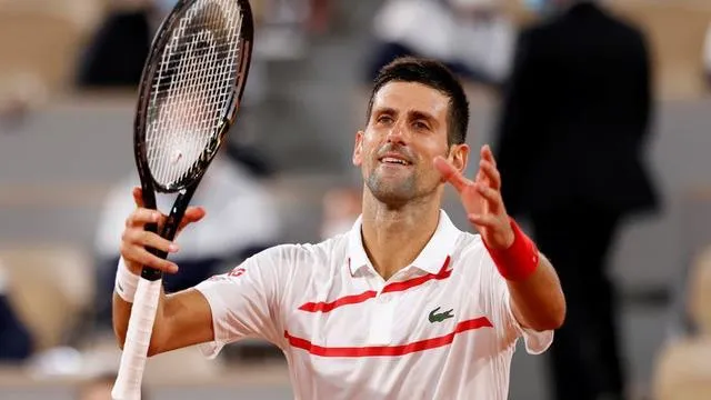 Roland Garros 2020: Djokovic thắng dễ - Tsitsipas  ngược dòng vào vòng 2