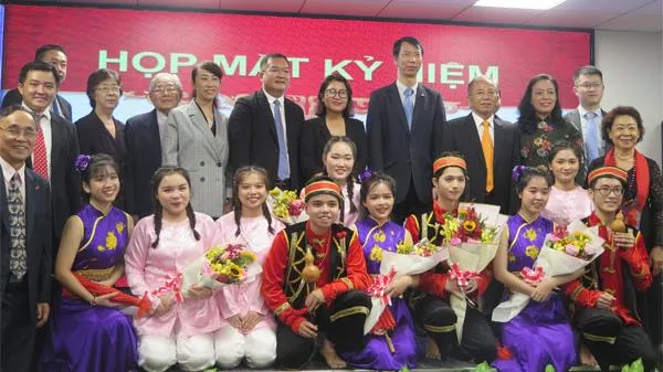 TPHCM họp mặt kỷ niệm 71 năm Quốc khánh nước Cộng hòa nhân dân Trung Hoa