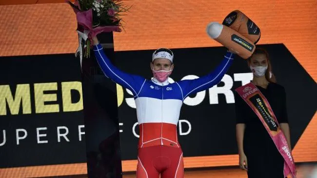 Giro D’Italia 2020: Rút thắng suýt sao Peter Sagan, Arnaud Demare về nhất chặng 4