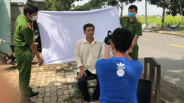 Những hình ảnh đẹp của chiến sĩ Công an Quận 9 trong mắt người dân