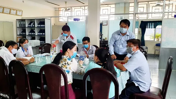 TPHCM: Yêu cầu đeo khẩu trang khi ra khỏi nhà để phòng chống COVID-19