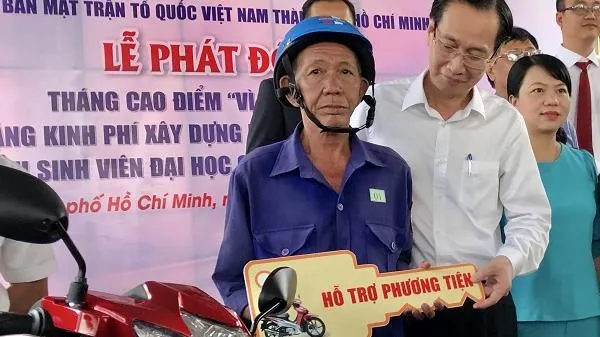 TPHCM: Phát động tặng kinh phí xây dựng nhà ở cho người nghèo, đỡ đầu sinh viên vượt khó học giỏi