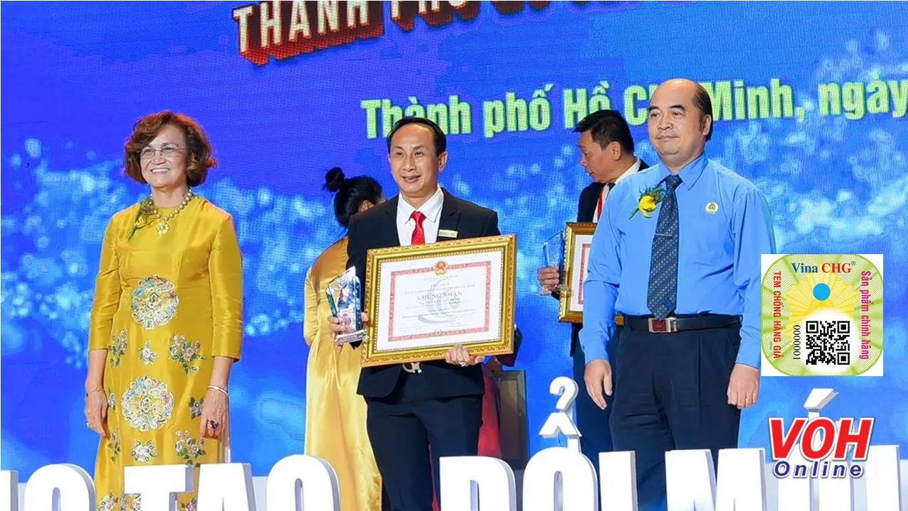 Chủ nhân tem chống hàng gian hàng giả công nghệ 5S được vinh danh doanh nhân tiêu biểu của TPHCM năm 2020