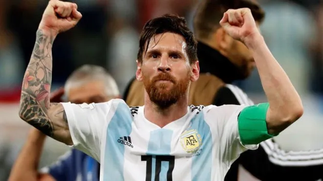 Messi sắp vượt qua vua bóng đá Pele