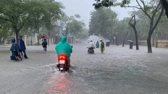 Tình hình mưa lũ miền Trung ngày 11/10: Quảng Ngãi thiệt hại nặng, thêm thủy điện Sông Tranh xả lũ