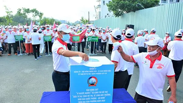 Đi bộ đồng hành chào mừng Đại hội đại biểu Đảng bộ TPHCM