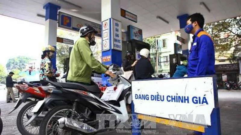 Chiều nay 12/10, giá xăng dầu tăng nhẹ
