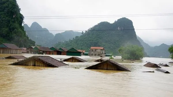 Tin lũ khẩn cấp trên các sông ở miền Trung